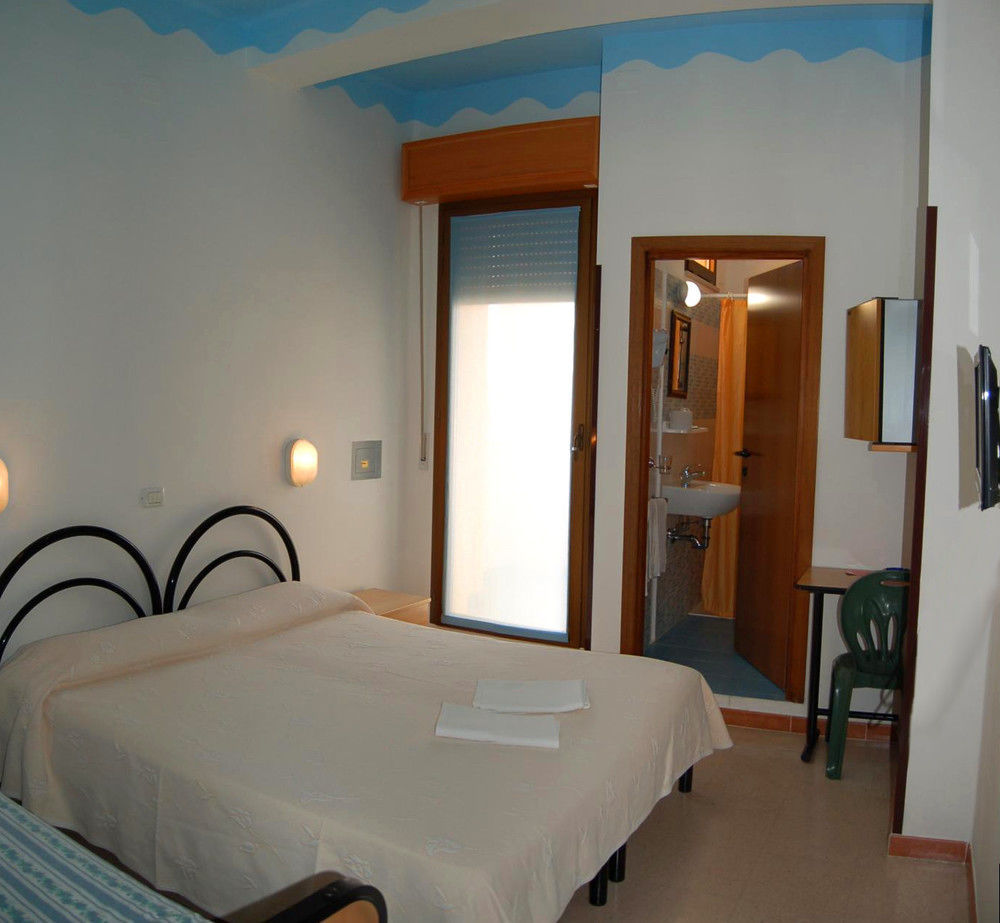 Edelweiss Hotel Фано Экстерьер фото