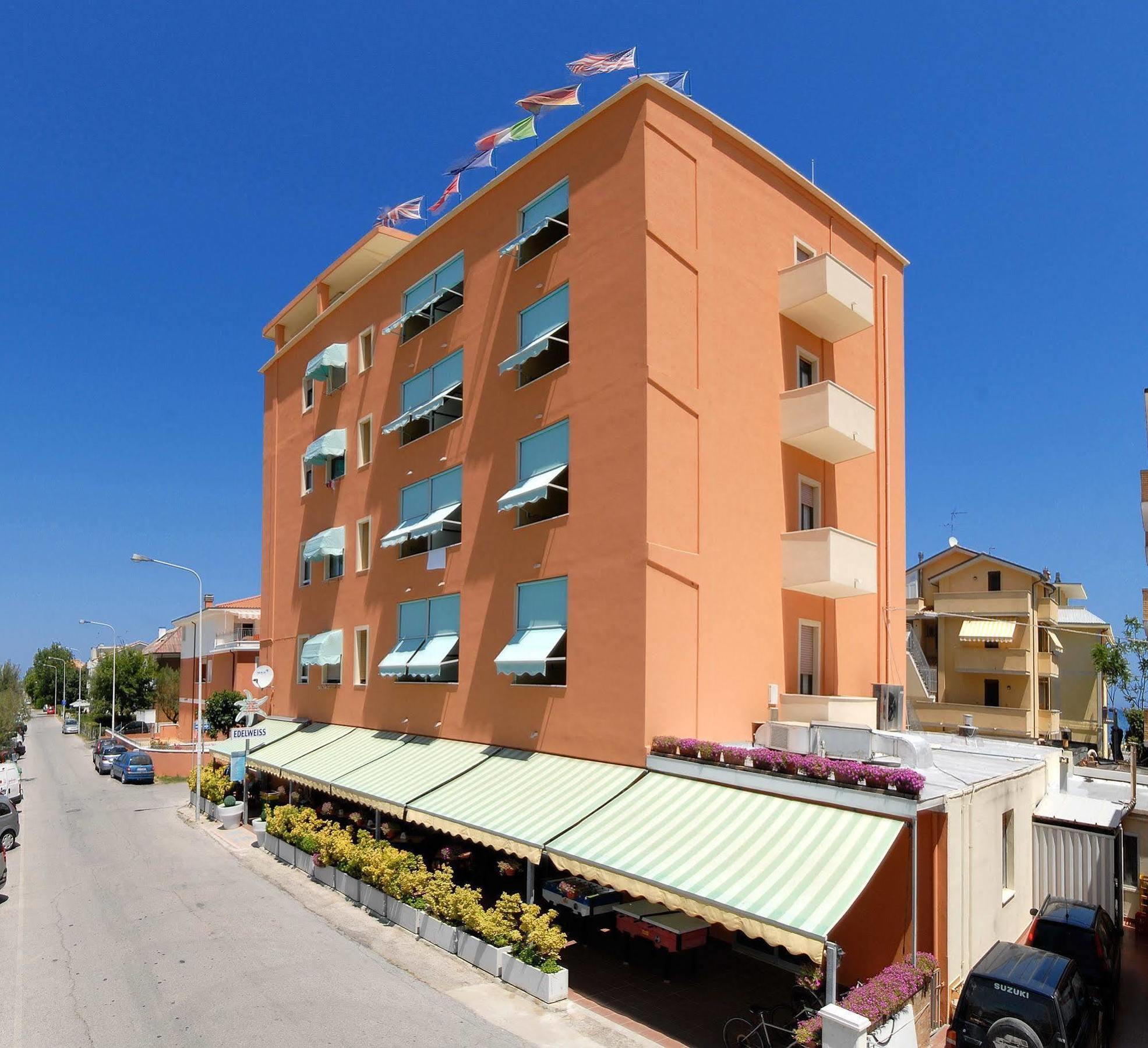 Edelweiss Hotel Фано Экстерьер фото